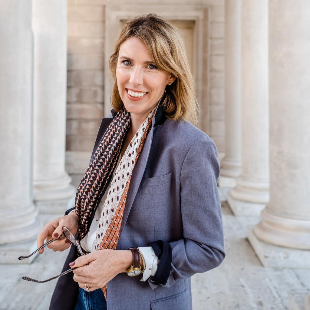 Emily Peters - Uncommon Bold