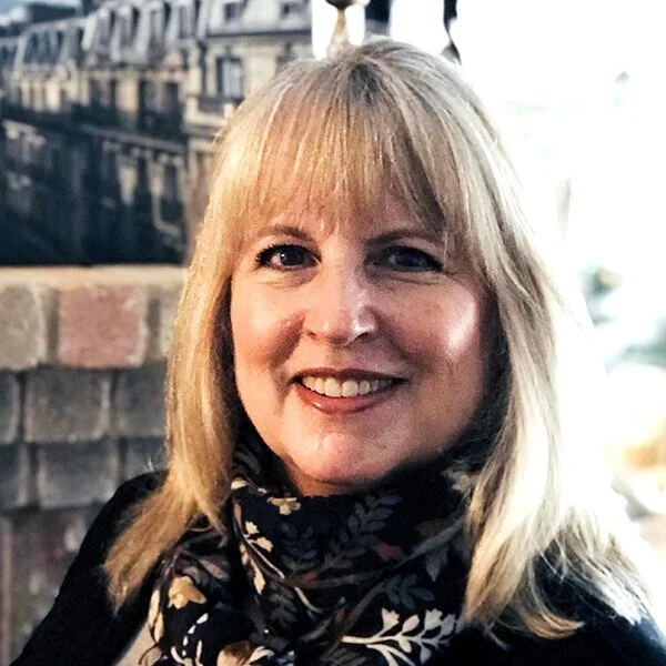 Lucy Sansom - Uncommon Bold